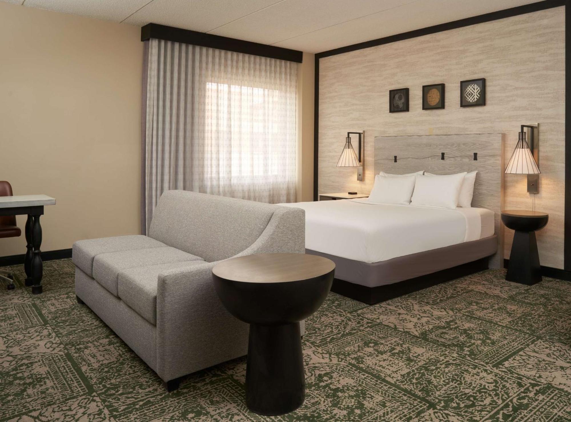 Junior King Suite Seating Area