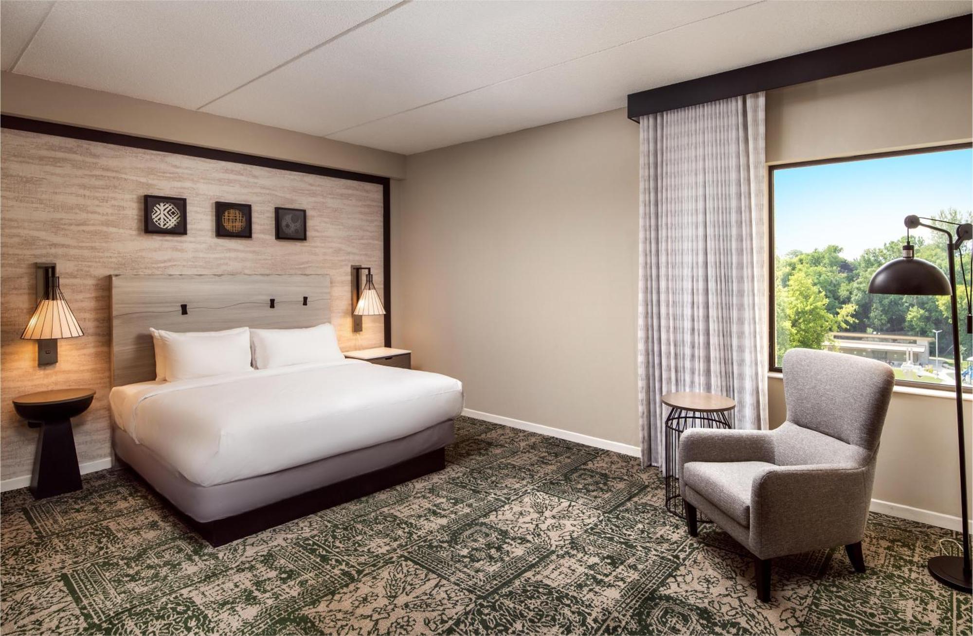 Junior King Suite Seating Area